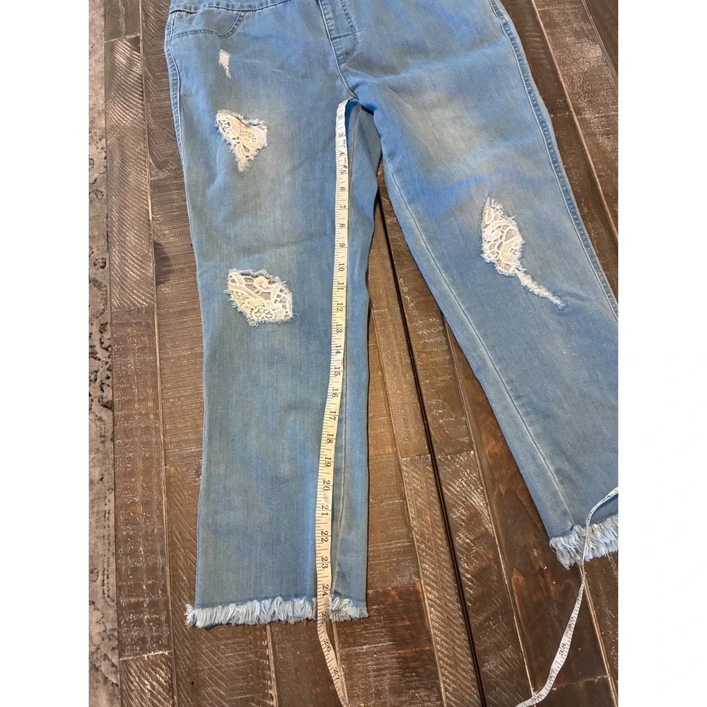 Slim-Sation Denim Capri Pants Size 10 Blue Distressed Frayed Hem Lace‎